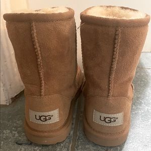 Girls size 13 Uggs